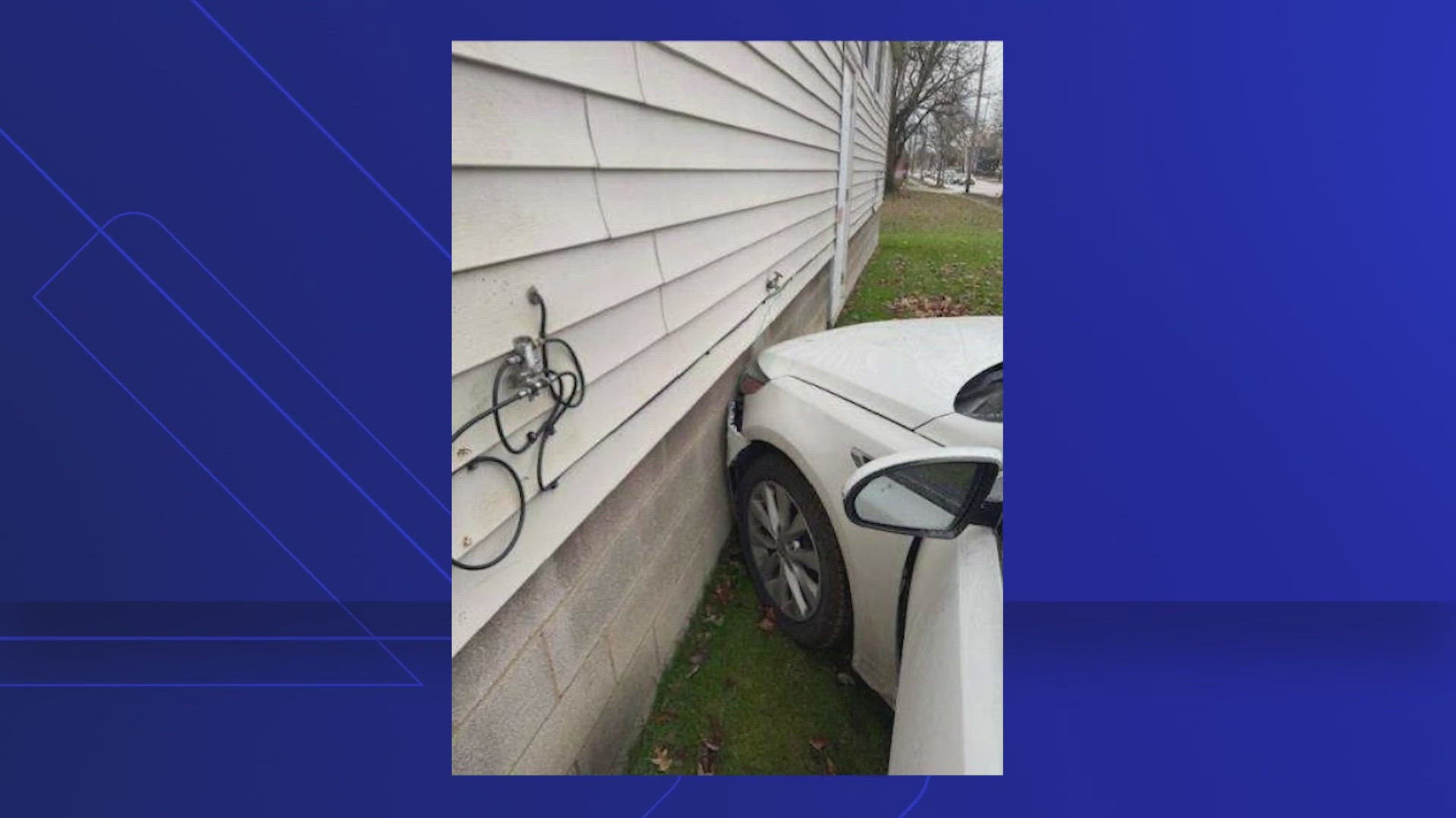 11-year-old driver leads Newburgh Heights police on chase in stolen car<br><br>