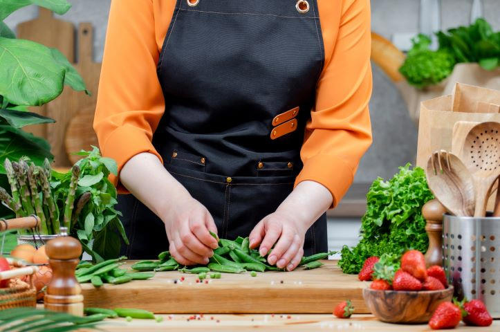 9 kitchen hacks to help you cook faster, cheaper & smarter