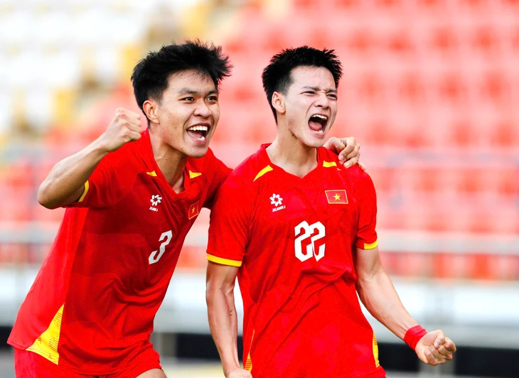 Bóng đá Việt Nam vui hay mệt với AFC Nations League?