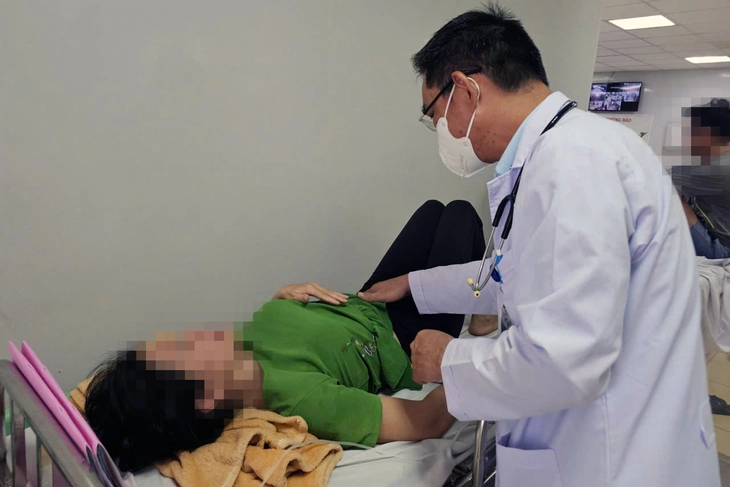 125 người ở TP.HCM nhập viện sau khi ăn bánh mì, chủ cơ sở bị phạt hành chính