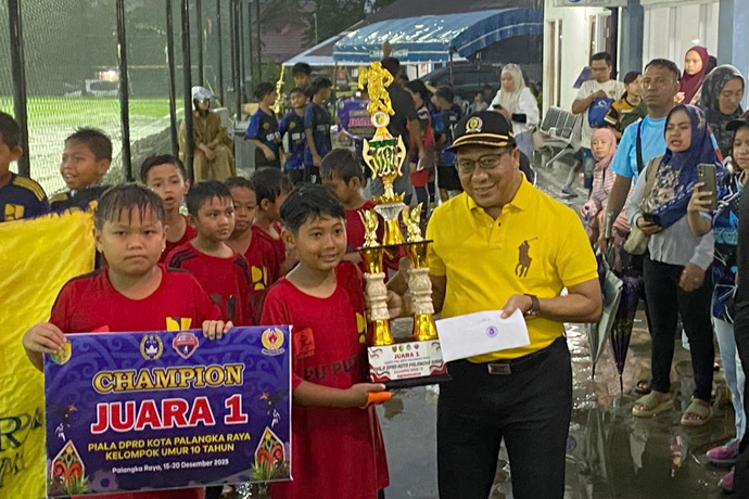 Penutupan DPRD Kota Cup, Subandi Dorong Pembinaan Futsal Usia Dini