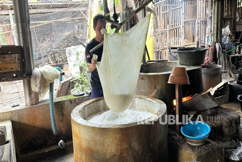 Sibuk Pasok Dapur MBG, Pengangguran Terlepas dari Jerat Judi Online