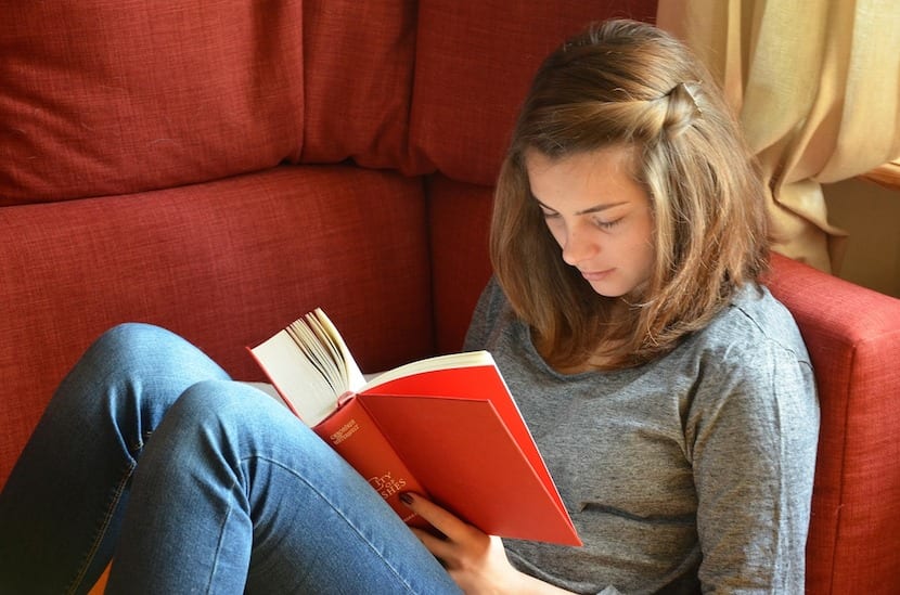 Qué les gusta leer a los adolescentes y cómo acompañarles sin obligar