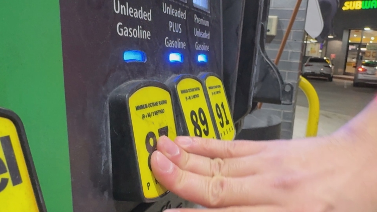 Gas prices drop ahead of holiday travel rush, AAA reports