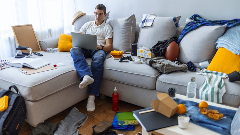 Make a difference in your home's messy look and declutter these common ...