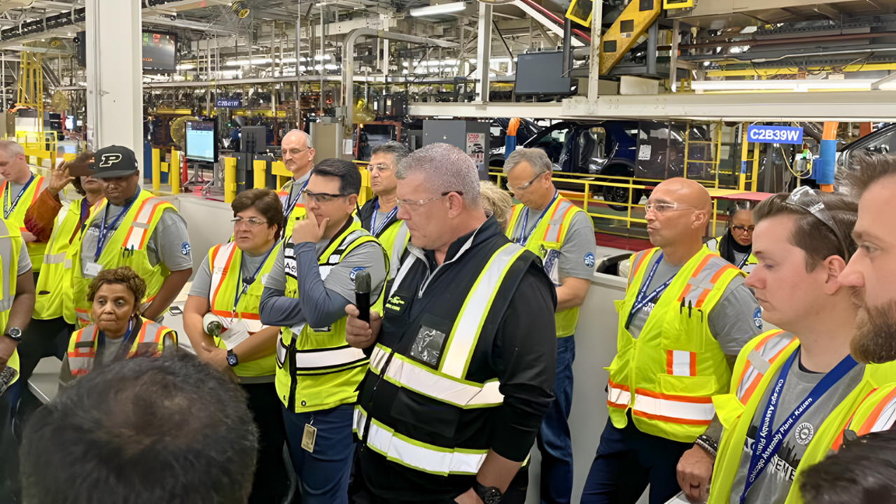All 1,600 Kentucky workers fired as Ford’s $19.5B EV battery dream collapses<br><br>