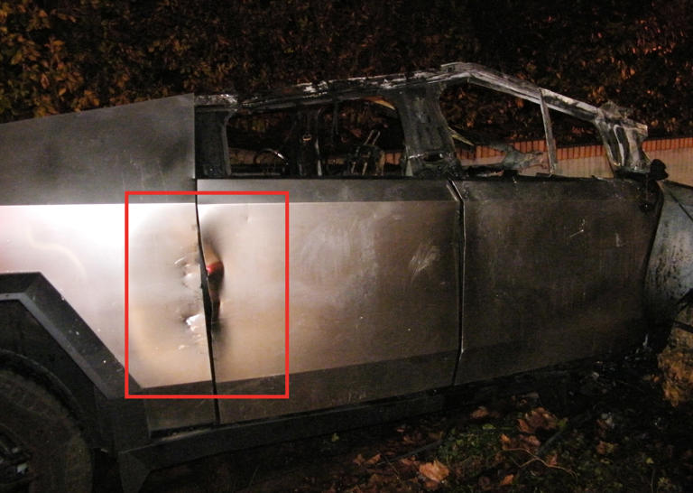 Sobrevivieron a un accidente de Cybertruck. Un infierno desencadenó una carrera contrarreloj.
