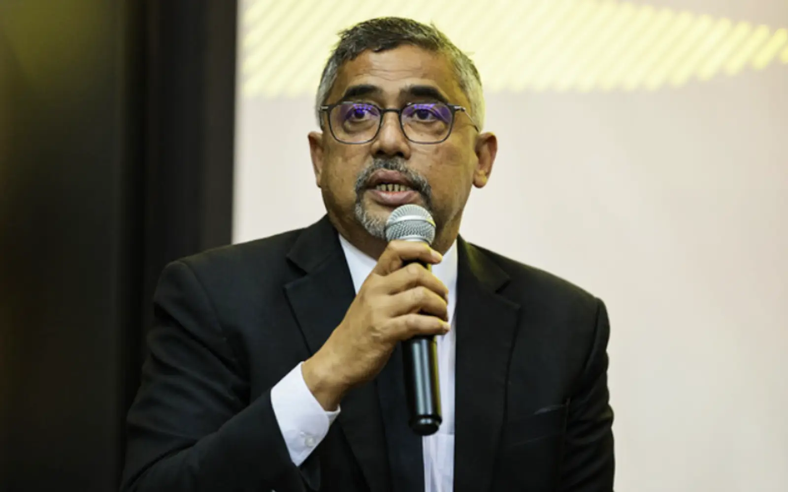 Suspension lifted, Noor Azman back as FAM general secretary