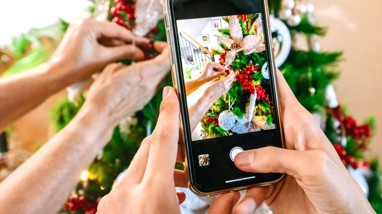 Looking to make your holiday photos more festive? Try these 3 camera ...