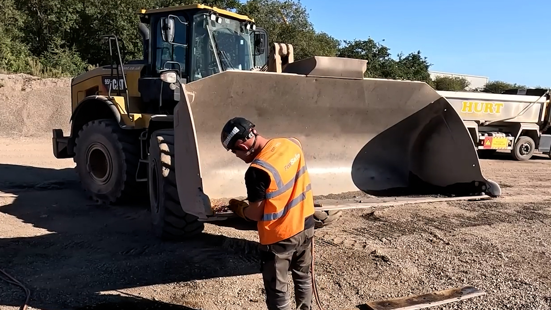 Repairing a wheel loader bucket
