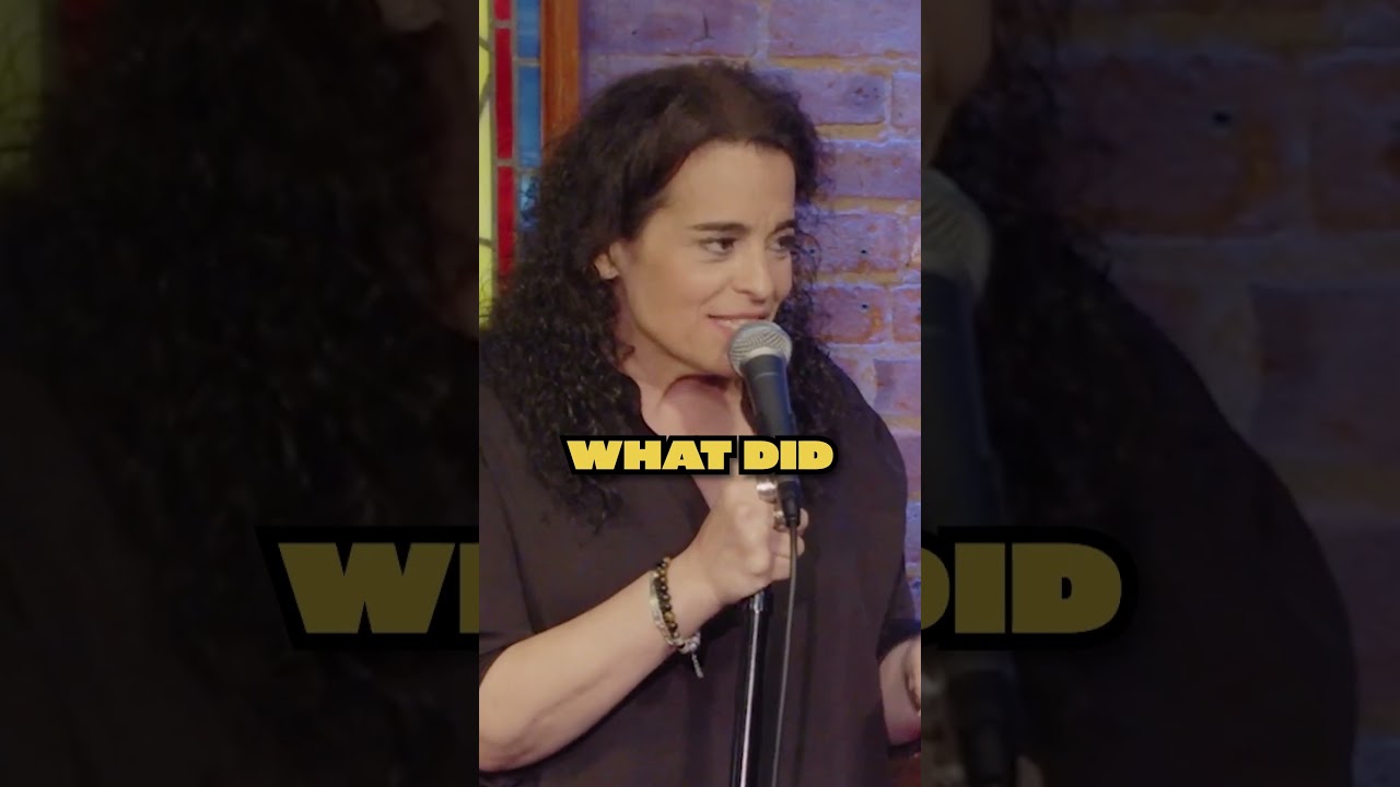 Comedian destroys heckler begging for mercy