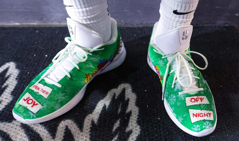 How Karon Boyd's custom Grinch shoes stole the show in Wichita State win
