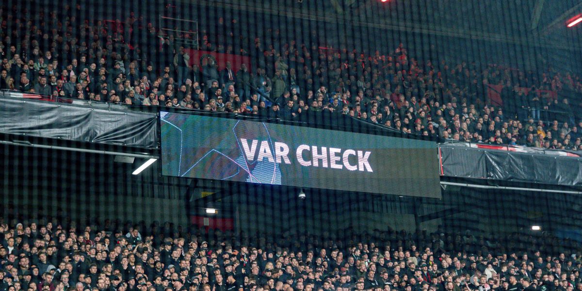 Hinter den Verzögerungen: Der kommerzielle Wert des VAR überwiegt den Ärger der Fans