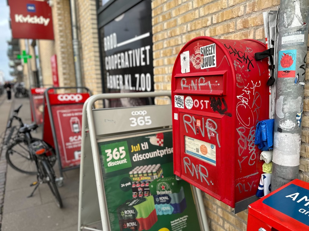 Denemarken gooit alle postbodes eruit, postbezorging in Nederland ook ...