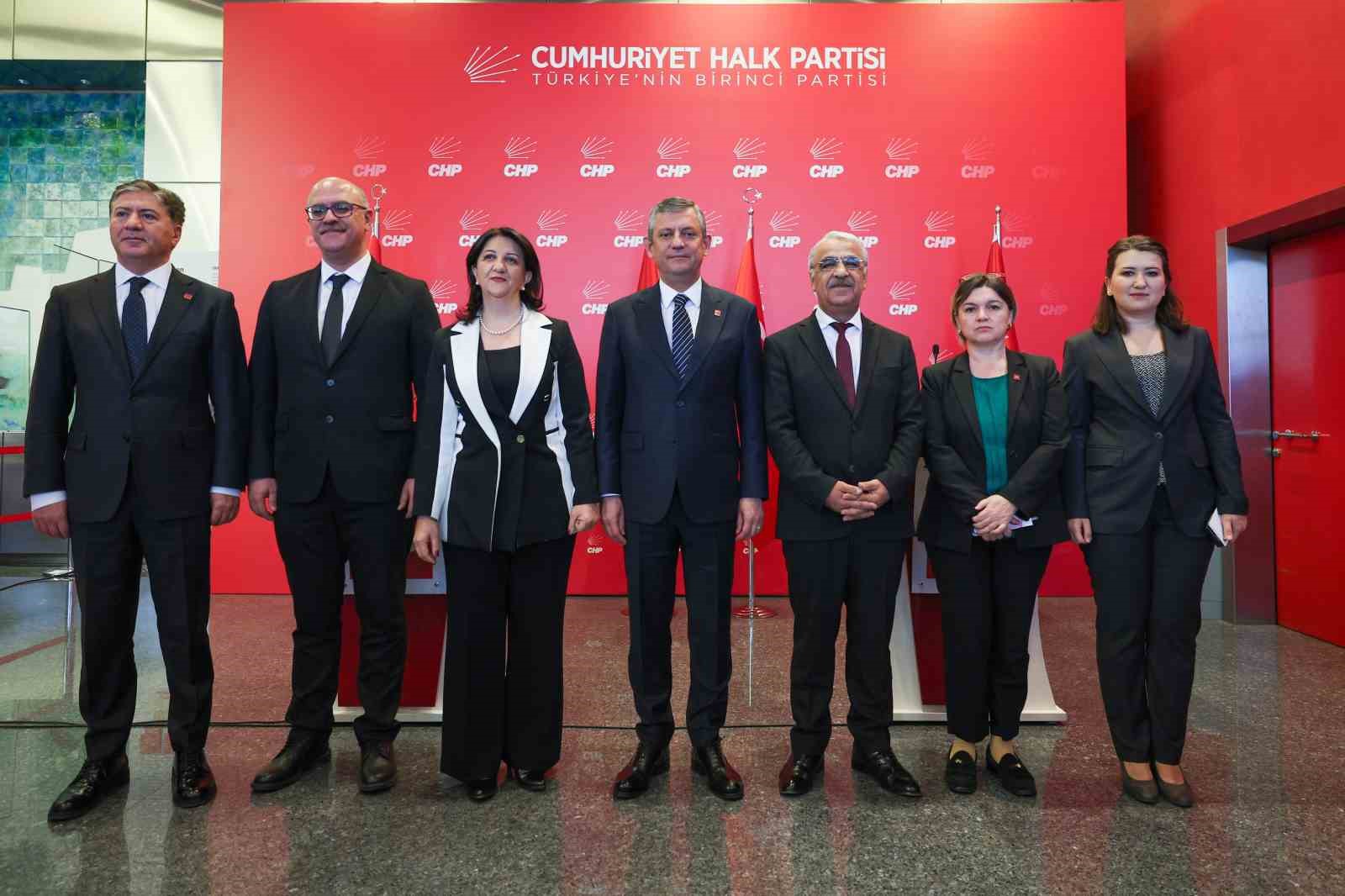 DEM Parti’den CHP’ye ziyaret