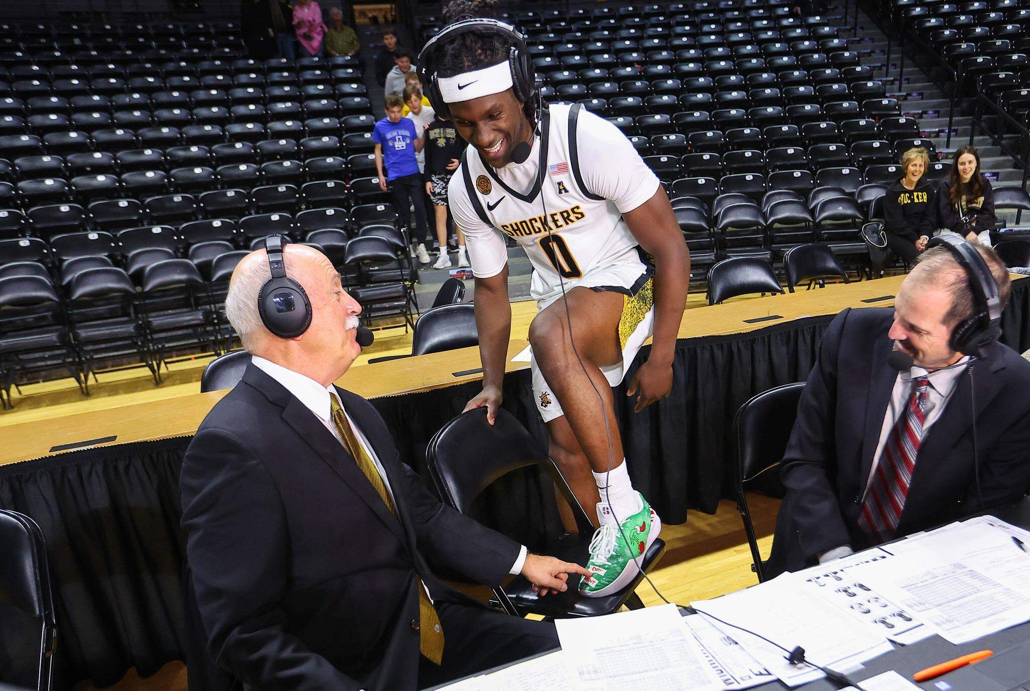 How Karon Boyd's custom Grinch shoes stole the show in Wichita State win