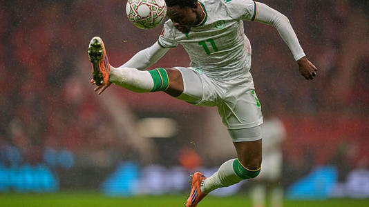 Le Comorien Rafiki Saïd Ahamada contrôle le ballon lors du match de la CAN 2025 contre le Maroc, à Rabat, le 21 décembre 2025
