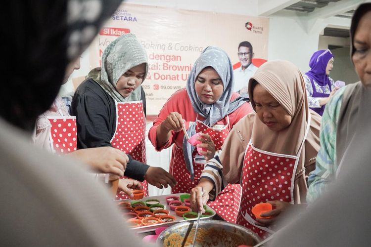 Ibu-ibu Tegal Didik Jaringan UMKM Tingkatkan Usaha Kecil