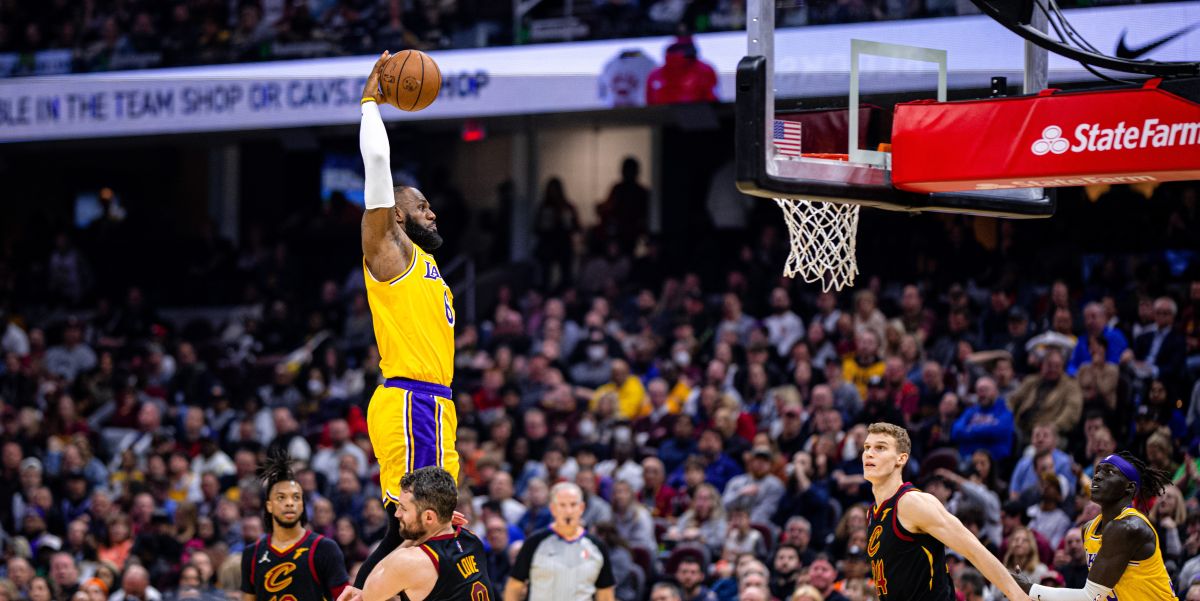 LeBron James hits 12-year playoff low as Rockets bounce back on Lakers
