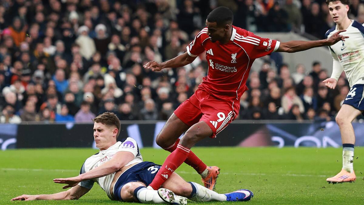 Éloigné plusieurs mois : l'attaquant star de Liverpool Alexander Isak opéré