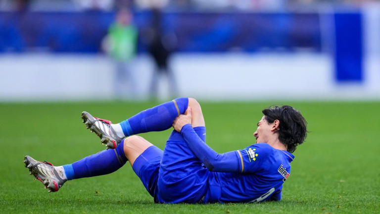 El japonés Takumi Minamino se rompe el ligamento cruzado anterior y probablemente se pierda el Mundial