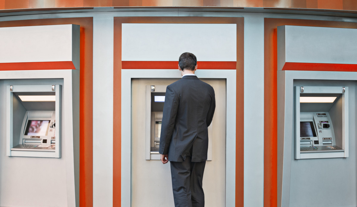 How long are banks open on Christmas Eve?