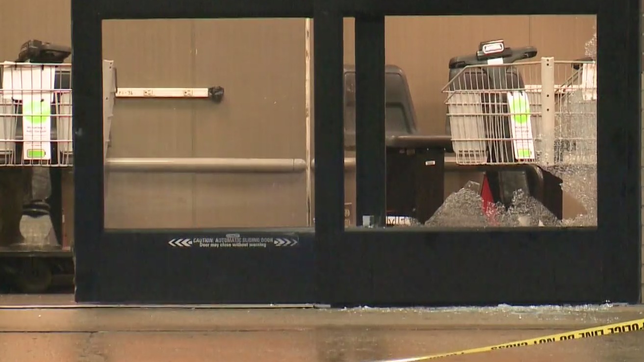 Man charged in deadly shooting at Kroger in Westland