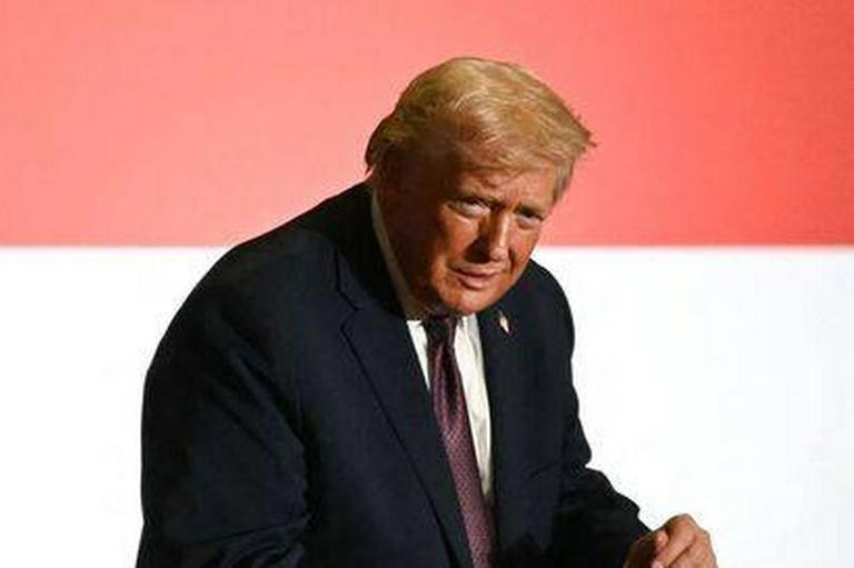 'Frightening' moment 'sweating' Donald Trump breaks down on live TV