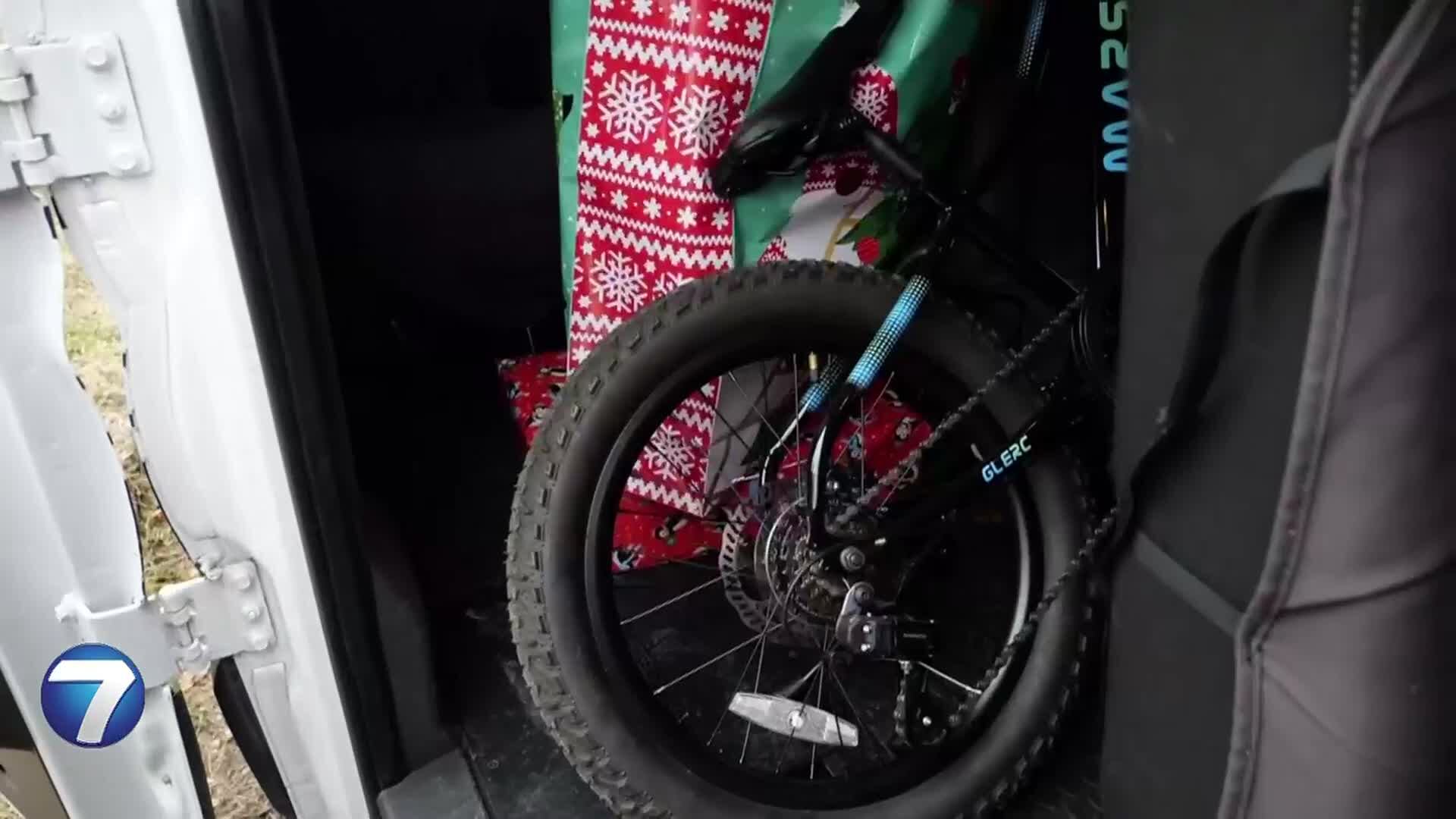 Police spend holiday cheer through Blue Elf Program