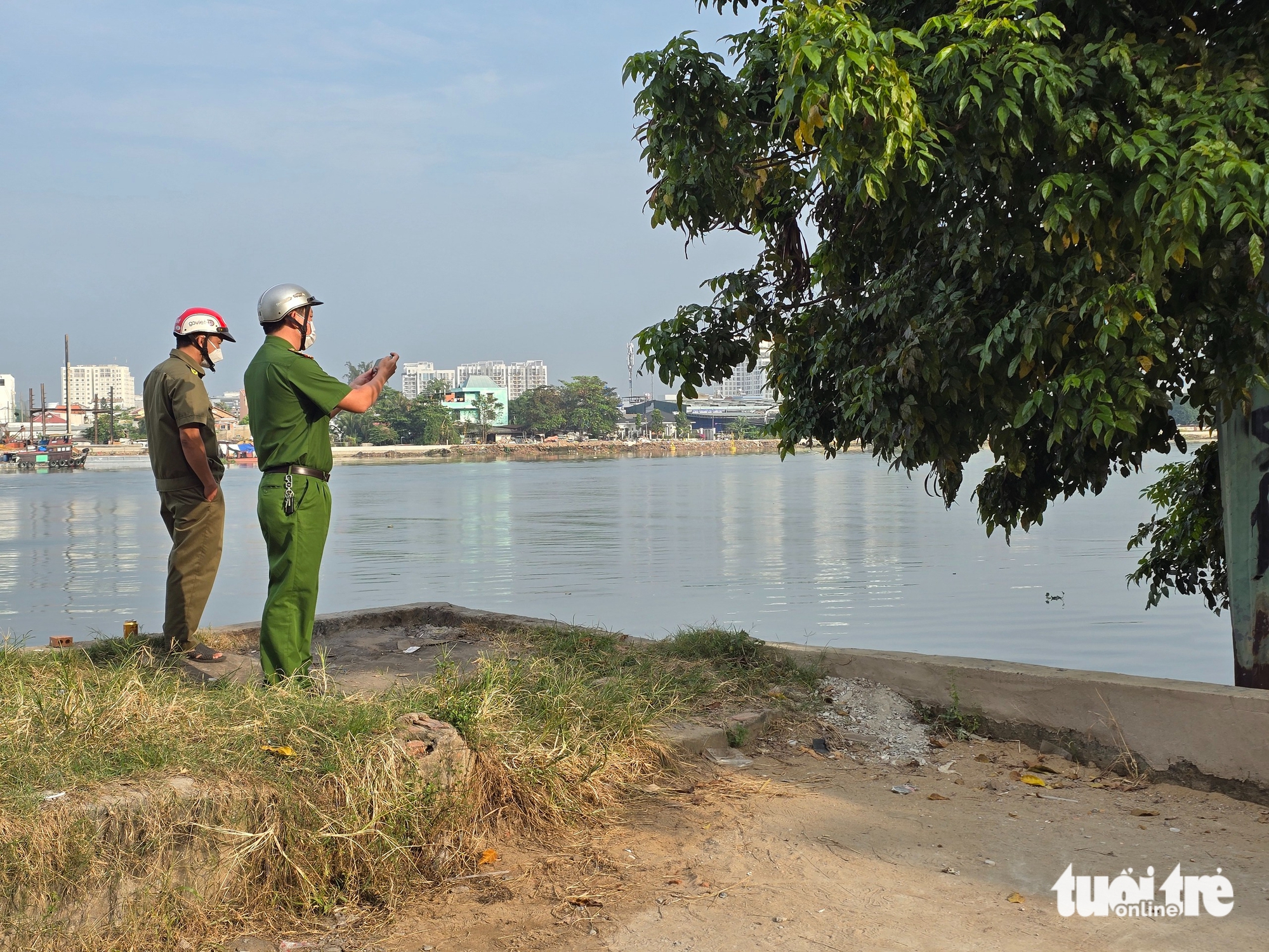 Điều tra vụ thi thể nam giới trôi trên sông Sài Gòn