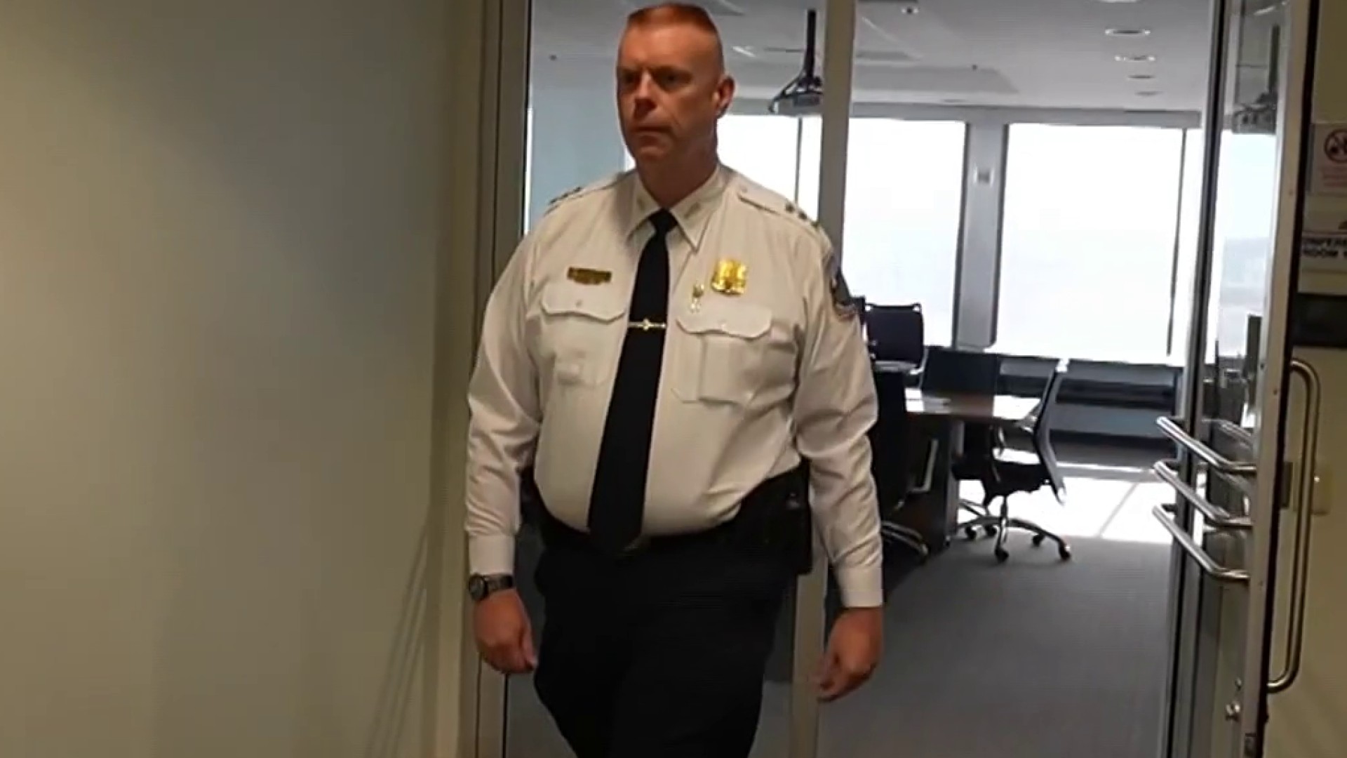 Acting DC police chief addresses concerns about ICE, extremist groups