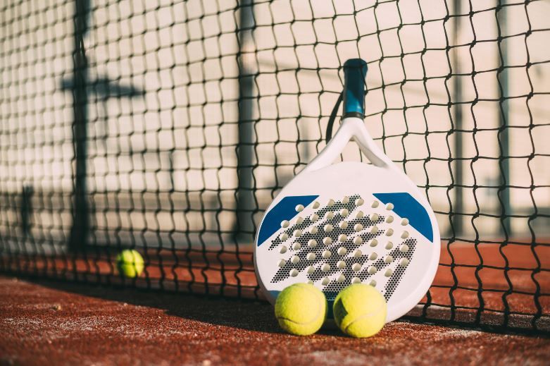 Padel: Olahraga Potensial untuk Penderita Parkinson? Simak Manfaatnya - olahraga news from Grid.ID