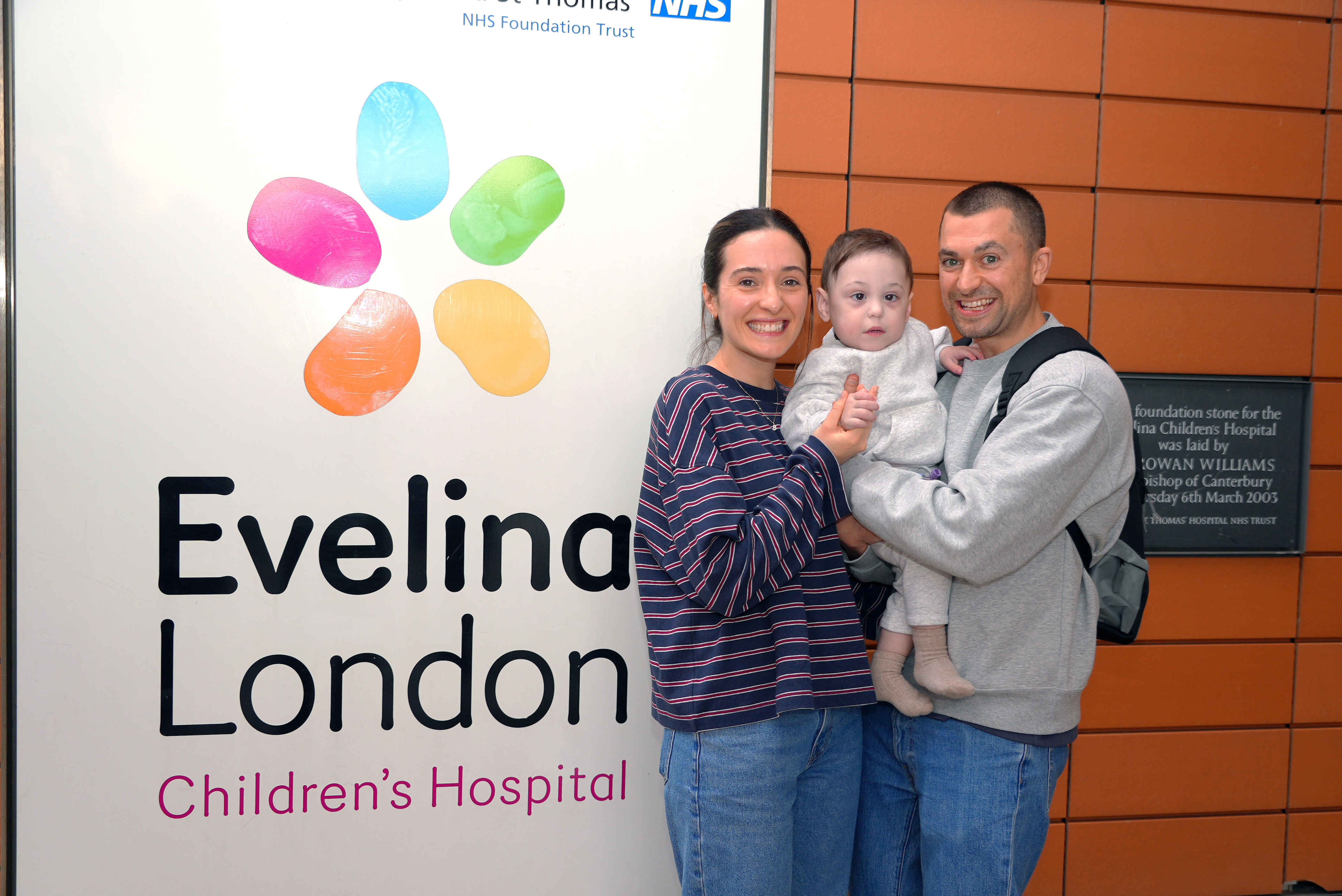 Un bebé ‘extraordinario’ regresa a casa por Navidad tras 500 días hospitalizado