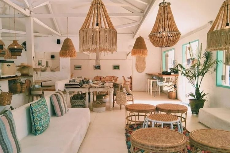 Tujuh Tempat Makan Terbaik Dekat BIL untuk Kumpul Keluarga