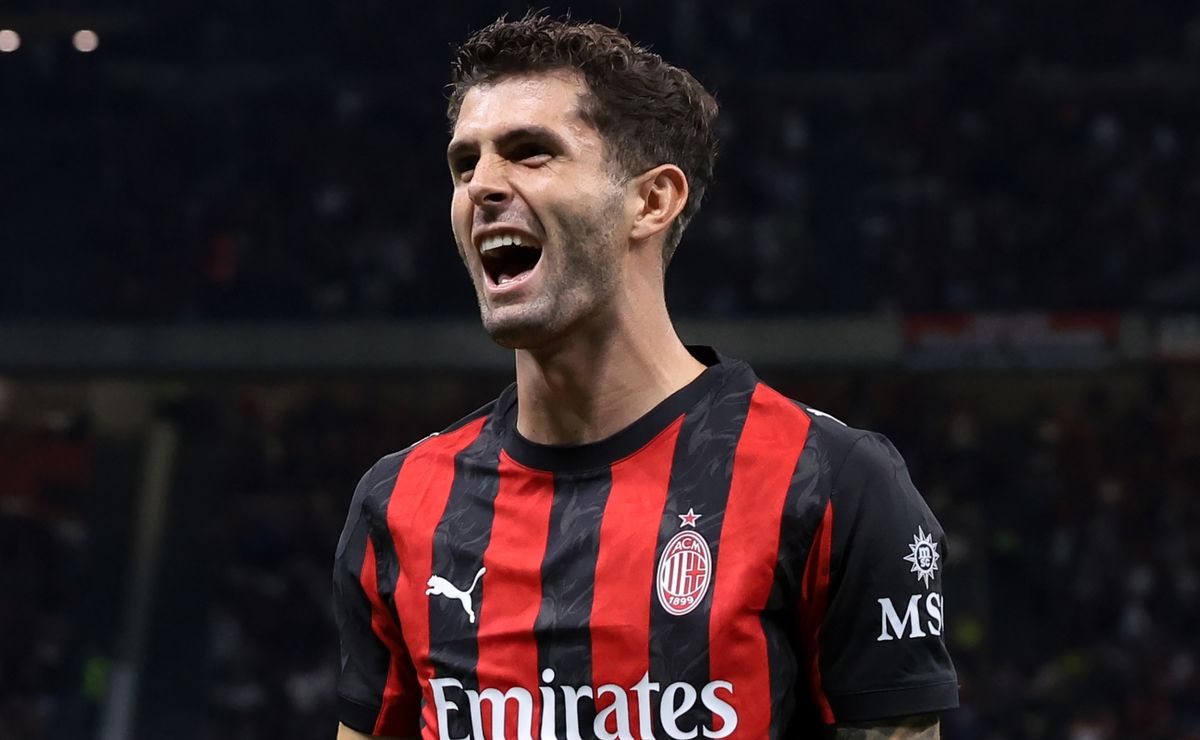 Christian Pulisic gets squad boost as AC Milan reportedly secure Premier League signing amid Gimenez injury<br>