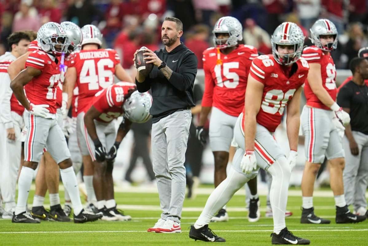 Brian Hartline could look toward a former Ohio State quarterback to be the next starter at South Florida out of the transfer portal<br><br>