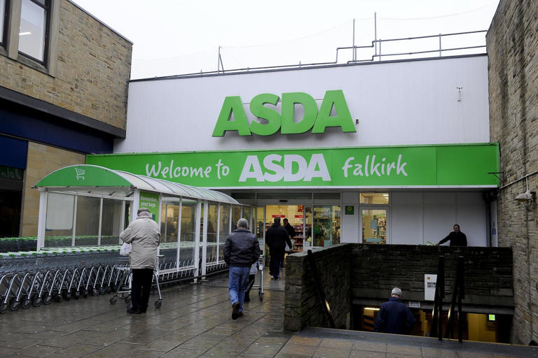 Shoplifter who pinched goods from Falkirk store given chance to work ...