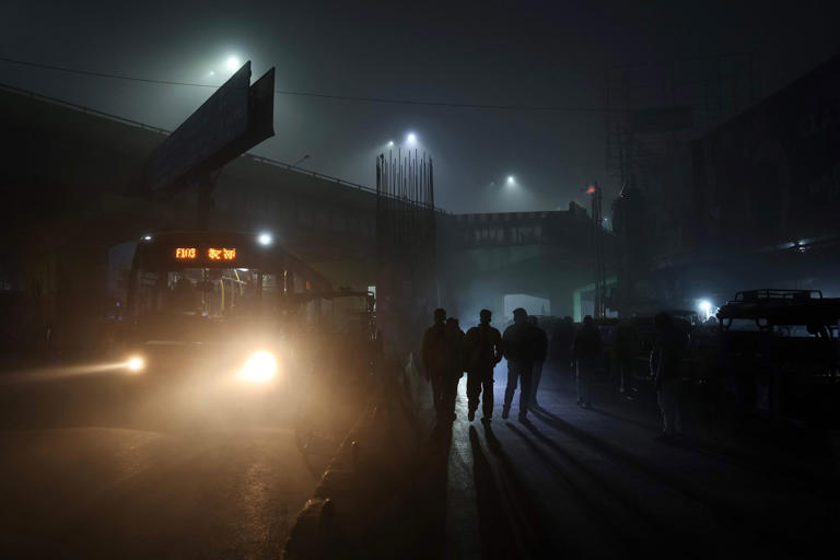 Attention flyers! Delhi airport issues advisory amid ‘dense fog’; 11 ...