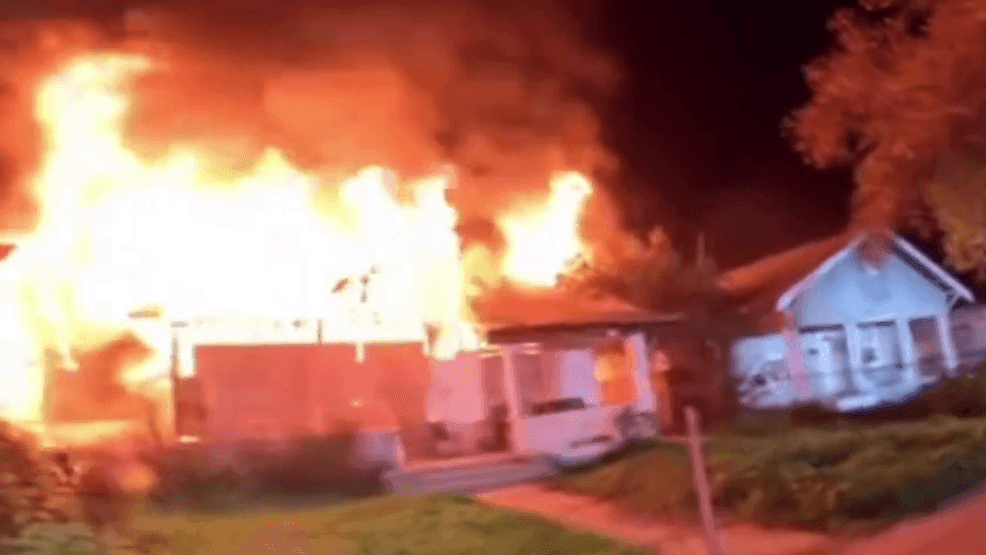 Fire destroys vacant house in Fresno and damages two neighboring homes