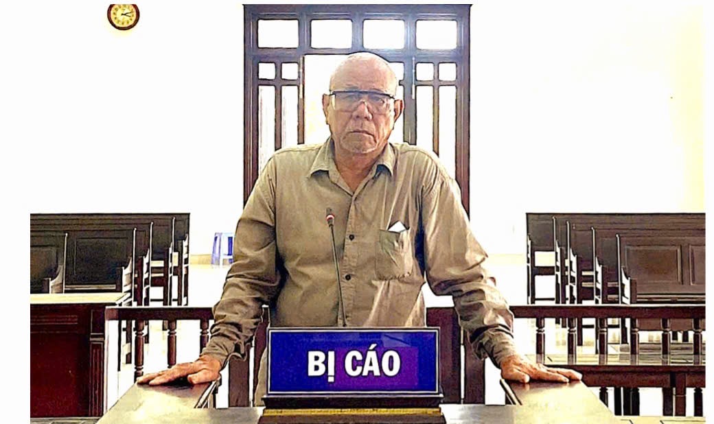 Y án 1 năm 3 tháng tù với ông lão cướp giật 326 tờ vé số ở Tây Ninh