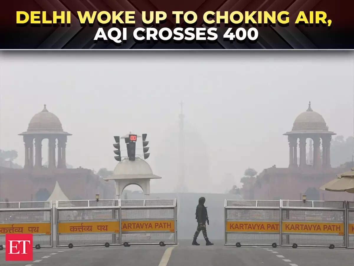 Dense smog and choking air hit Delhi; AQI crosses 400, visuals here
