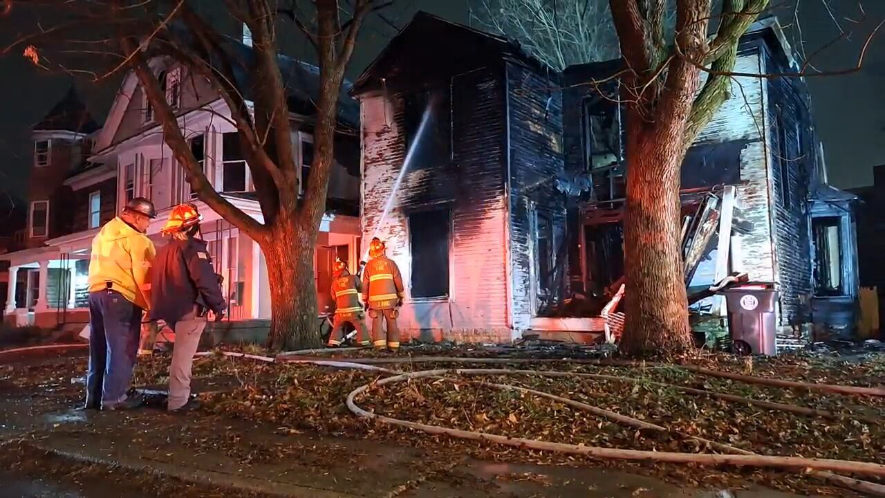 Update: Fire damages 3 homes in Dayton neighborhood