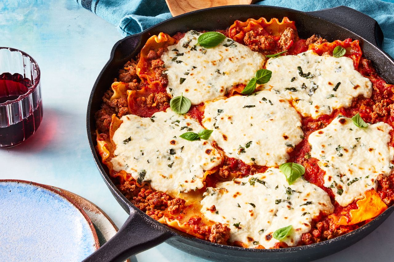 Beefy skillet lasagna in cast iron