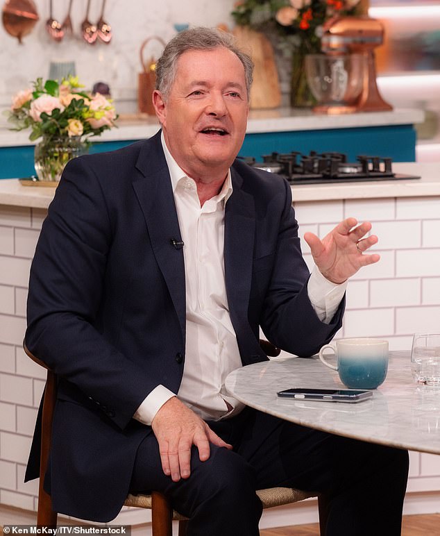 Piers Morgan blasts Aussie cricket fans after being harassed over ...