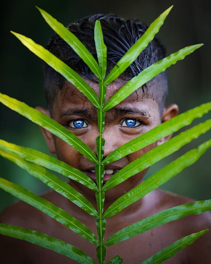 Photographer Documented An Indigenous Tribe With Strange Genetic Fluke That Causes Their Eyes To Turn Blue