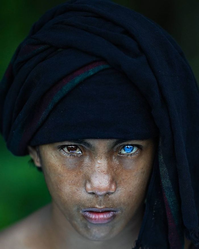 Photographer Documented An Indigenous Tribe With Strange Genetic Fluke That Causes Their Eyes To Turn Blue