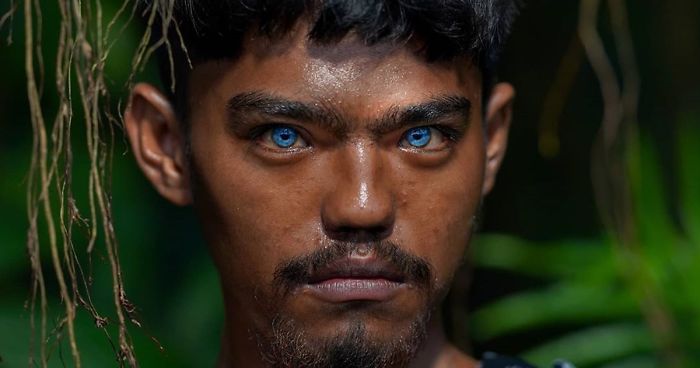 Photographer Documented An Indigenous Tribe With Strange Genetic Fluke That Causes Their Eyes To Turn Blue