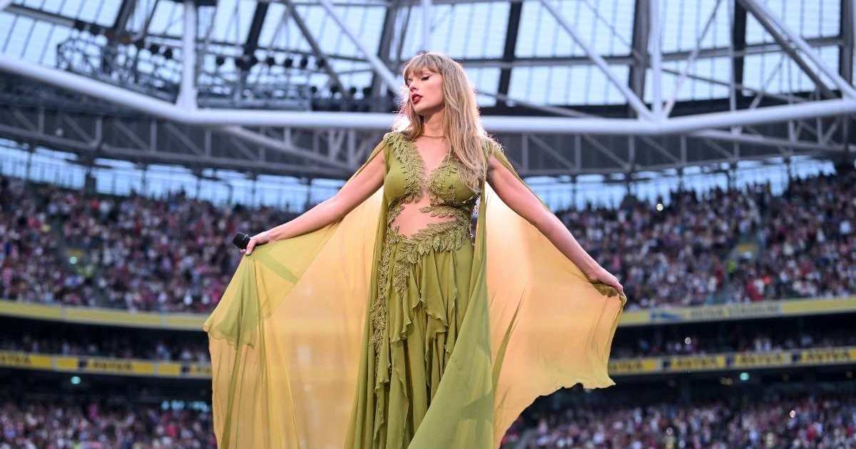 Dressing your christmas tree