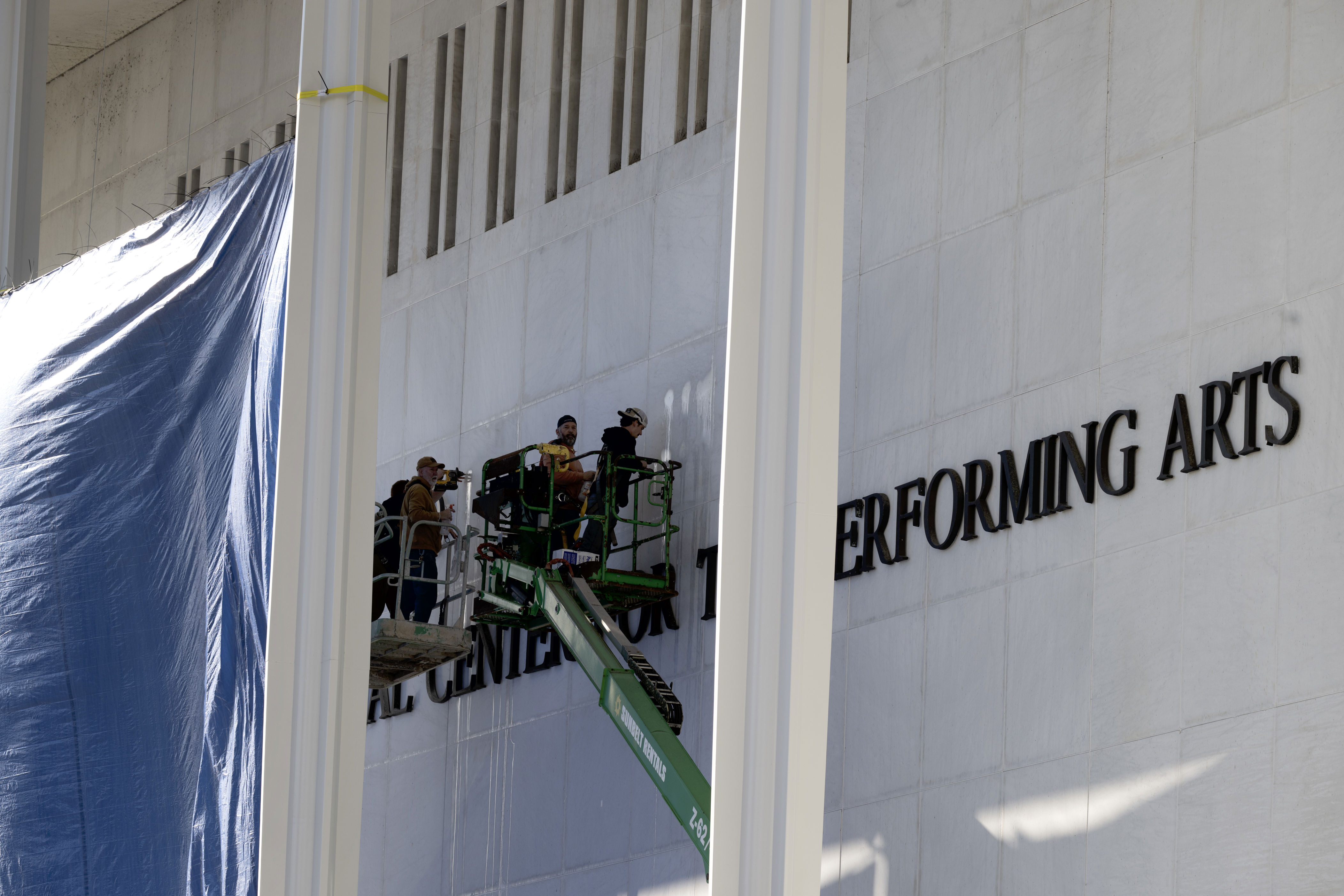 Trump plans to close Kennedy Center for about two years, starting in July<br>