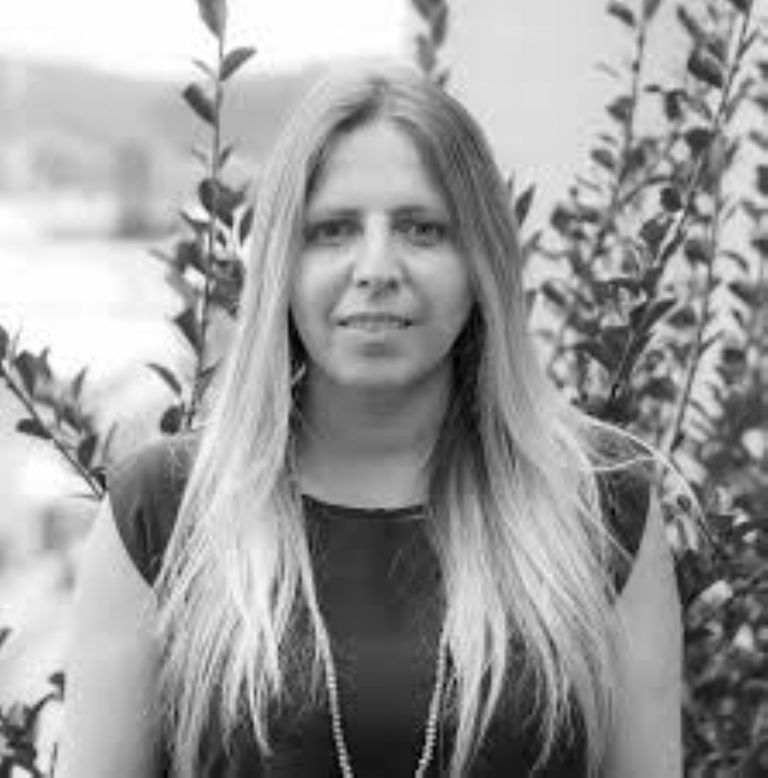 En 30 segundos, política atropella a mujer de la tercera edad y se da a ...